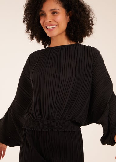 Blue Vanilla Black Long Sleeve Pleated Top