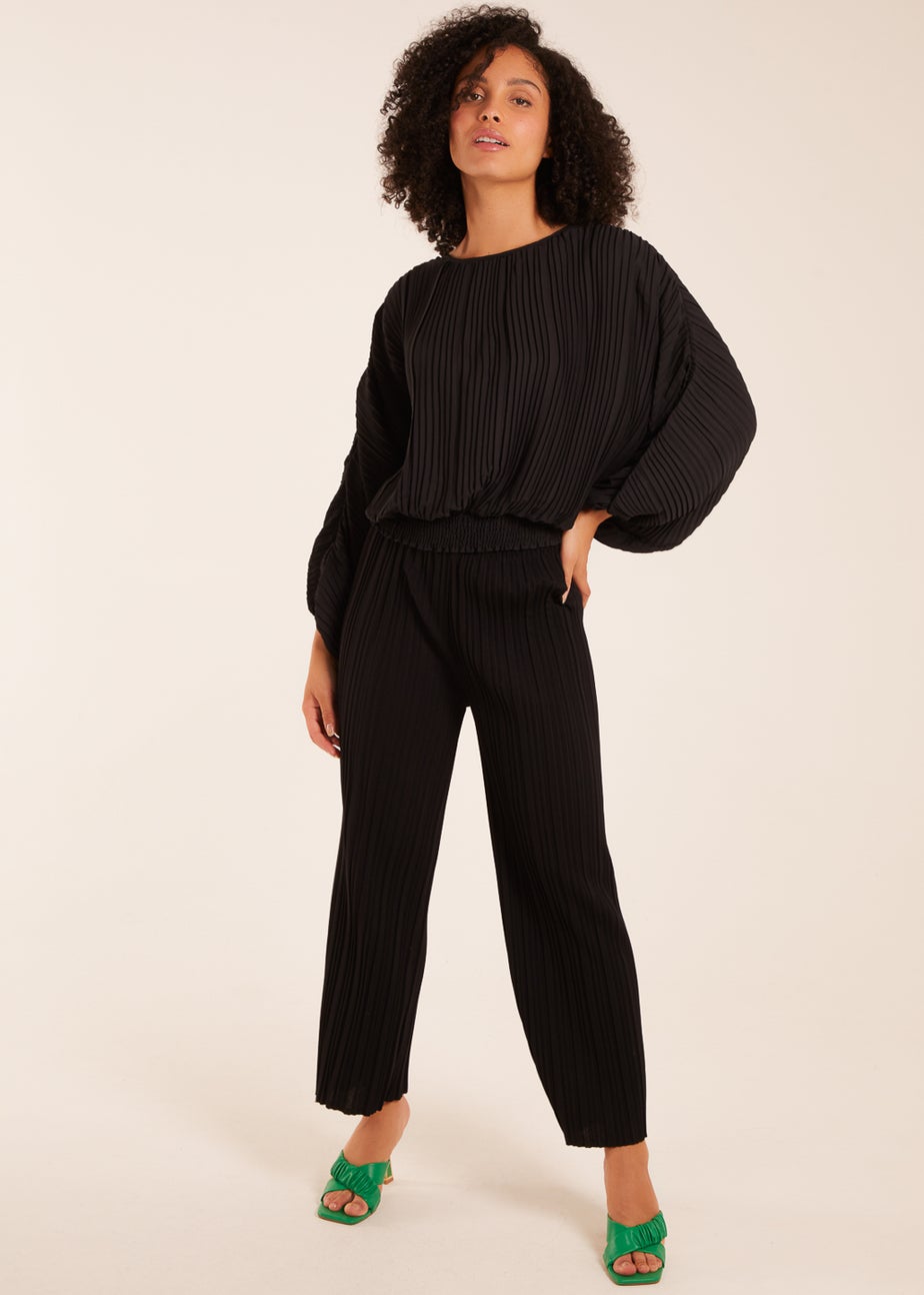 Blue Vanilla Black Long Sleeve Pleated Top