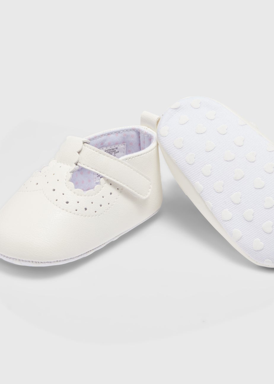 Baby White T Bar Scallop Edge Shoes (Newborn-18mths)