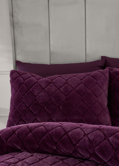 Catherine Lansfield Cosy Diamond Faux Fur Duvet Cover Set