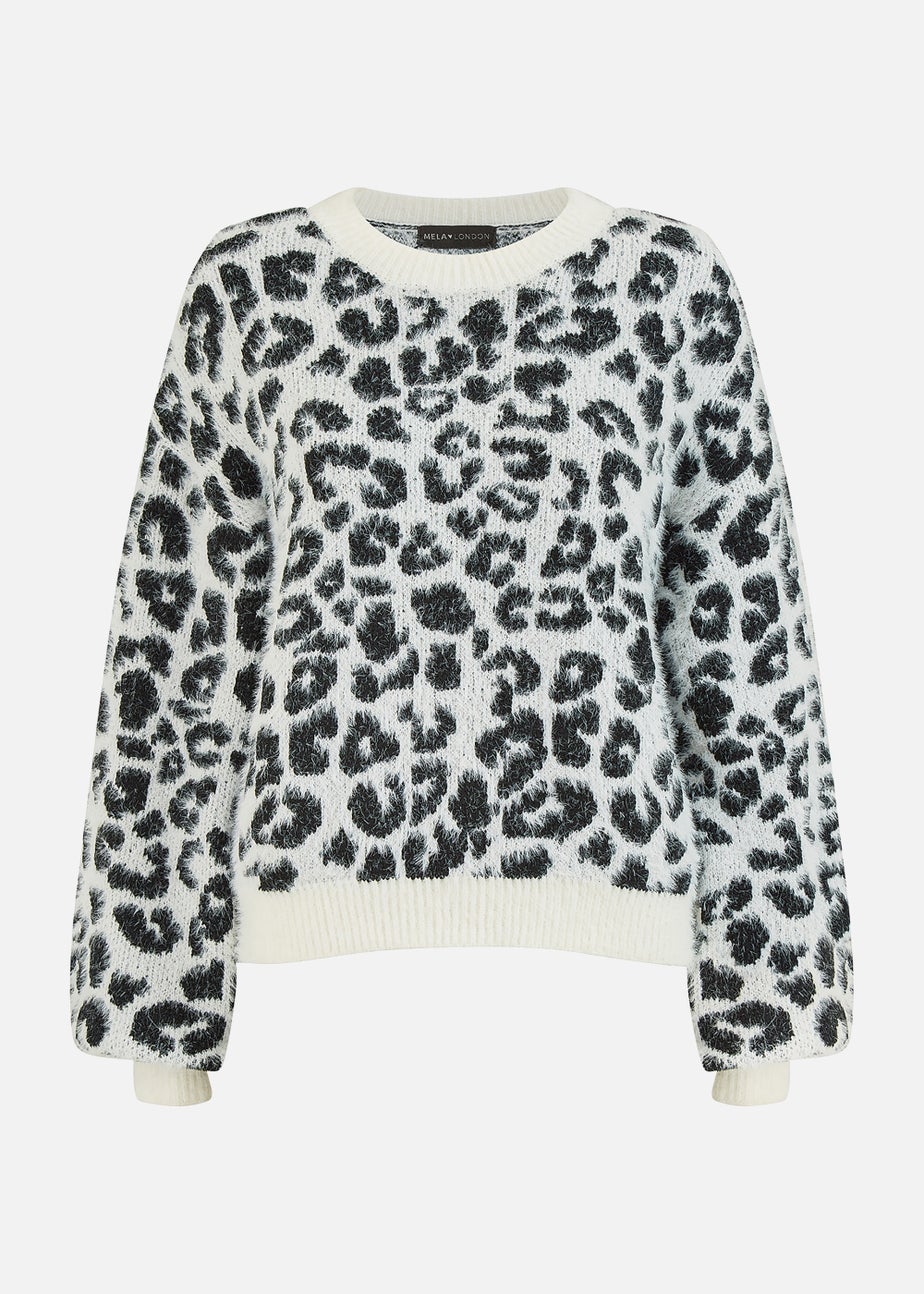 Mela Leopard Knitted Fluffy Jumper In White
