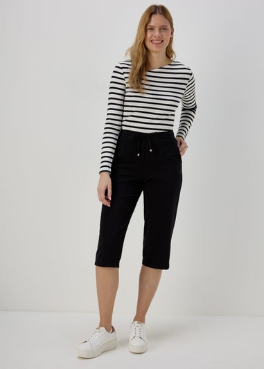 Black Cropped Trousers