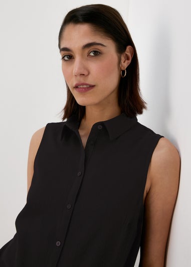 Black Sleeveless Shirt