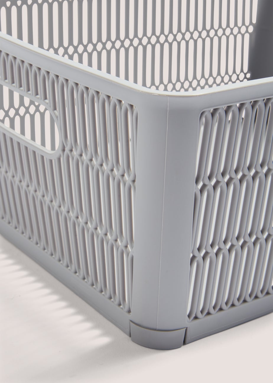 Large Plastic Storage Basket (38.1cm x 33cm x 12.7cm)