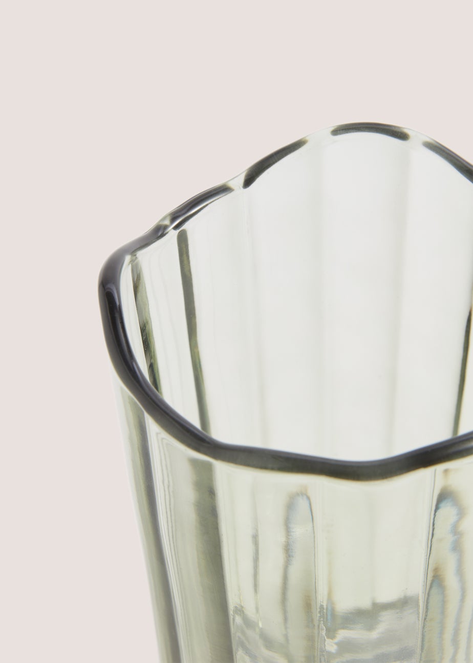 Green Scallop Edge Vase (25cm x 12cm x 12cm)