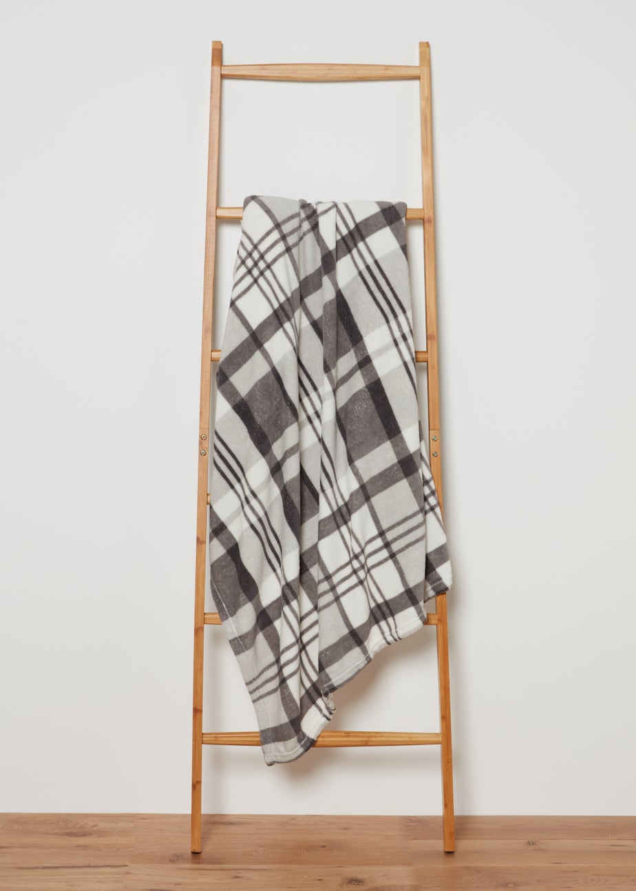 Grey Plaid Print Throw (130cm x 150cm)