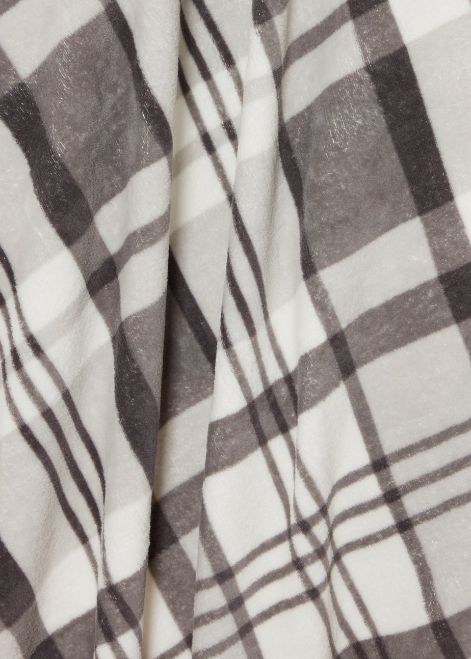 Grey Plaid Print Throw (130cm x 150cm)