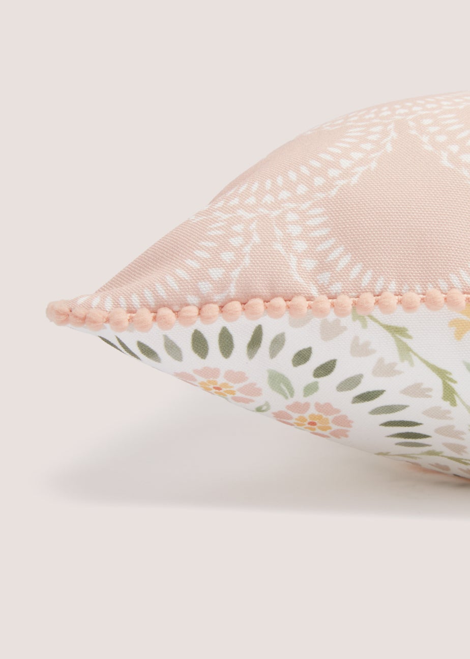Floral Print Scallop Cushion (43cm x 43cm)