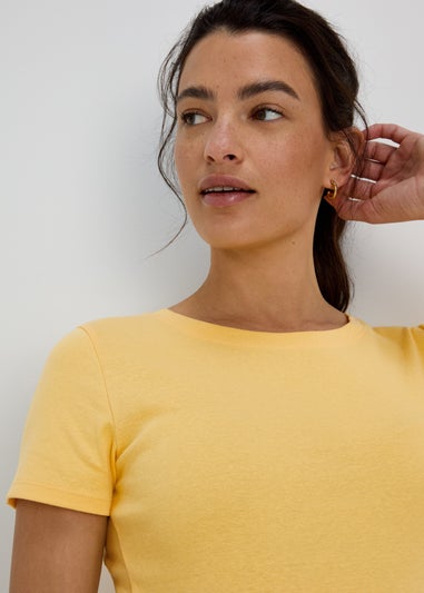 Yellow Essential T-Shirt