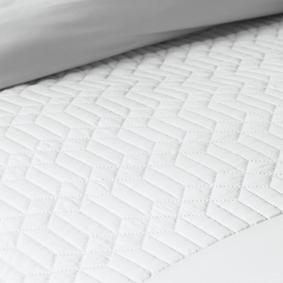 White Geo Pinsonic Duvet Set