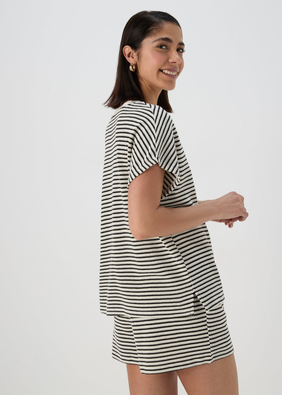 Black & White V Neck Top