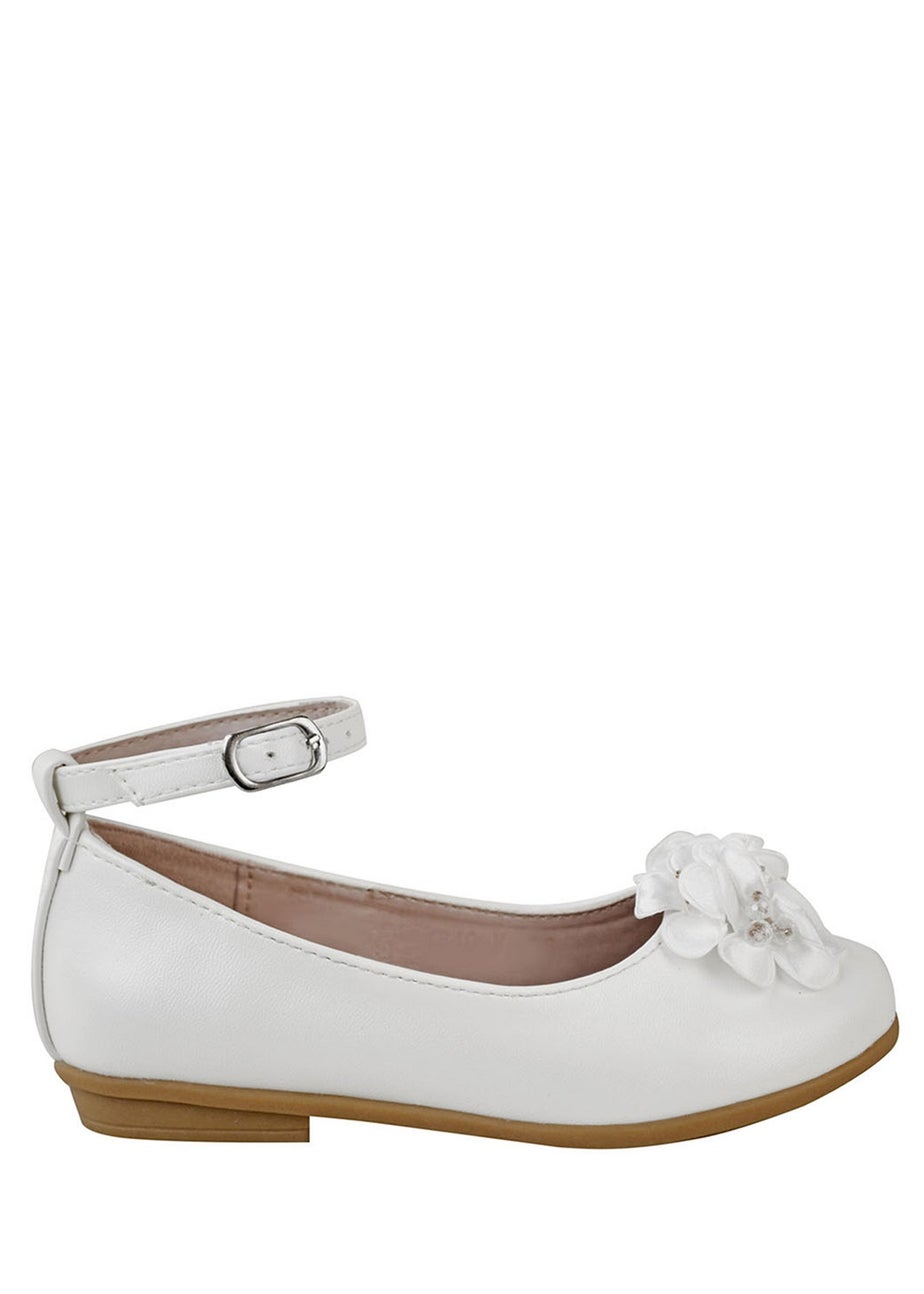 Where's That From  Kids White Lacen  Platform Flower Embellished Shoes