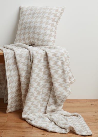 Natural & White Herringbone Cushion & Throw Set
