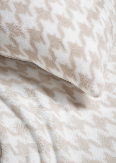 Natural & White Herringbone Cushion & Throw Set