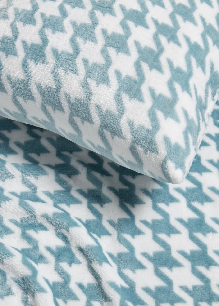 Blue & White Herringbone Cushion & Throw Set