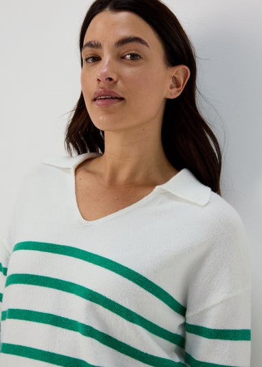 Ivory Green Stripe Open Collar
Jumper