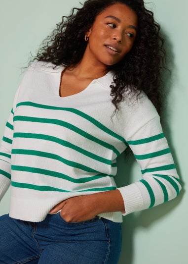 Ivory Green Stripe Open Collar
Jumper