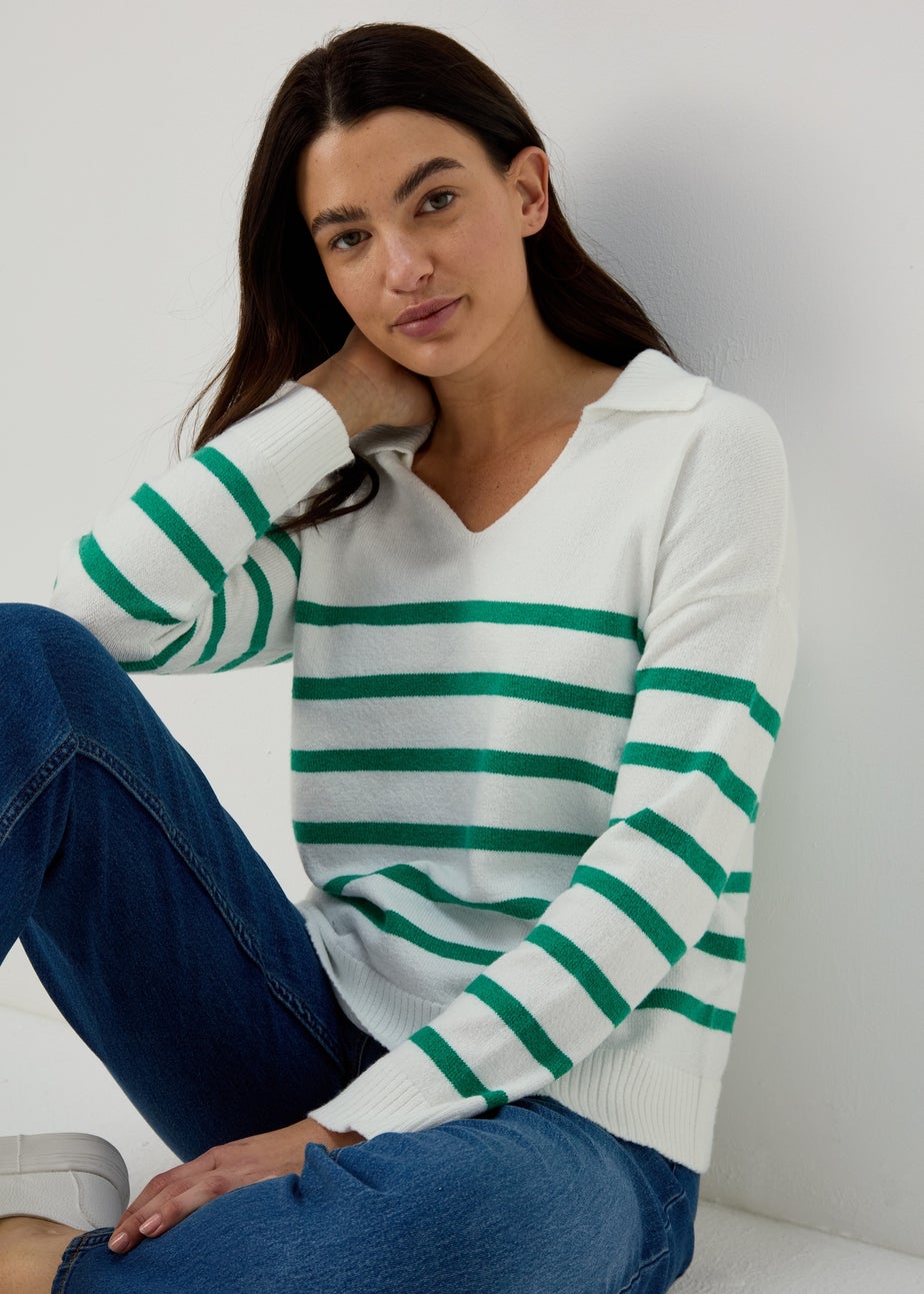 Ivory Green Stripe Open Collar
Jumper