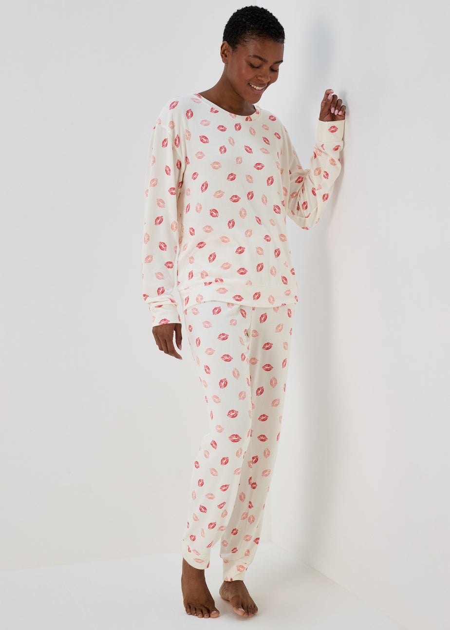Cream Lips Pyjama Set
