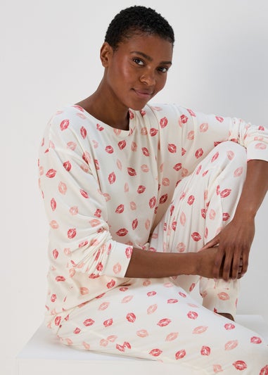 Cream Lips Pyjama Set