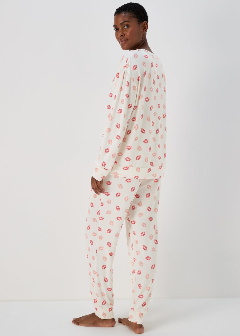 Cream Lips Pyjama Set