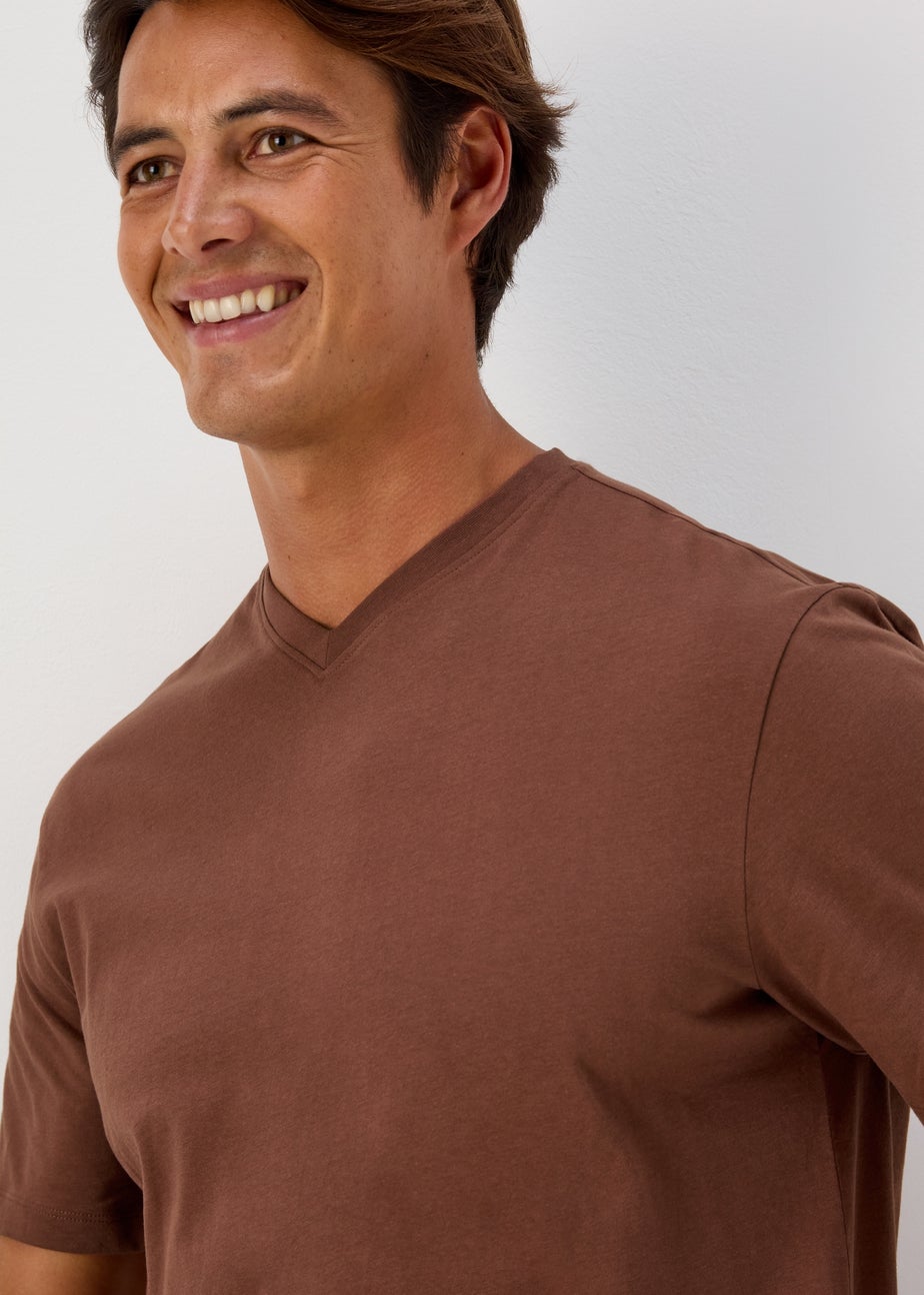 Root Beer Essential V-Neck T-Shirt