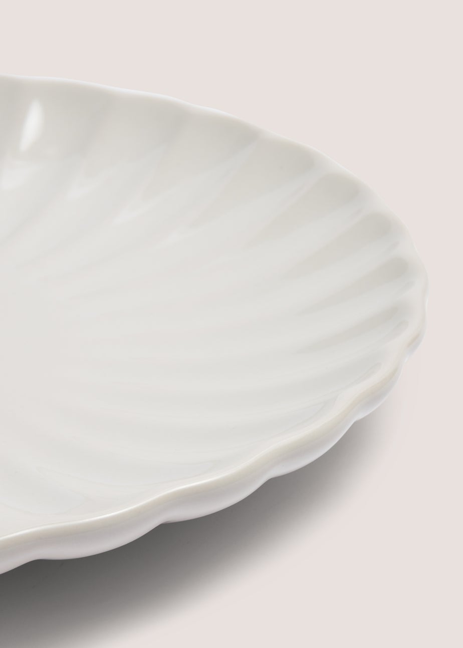 Natural Scalloped Dinner Plate