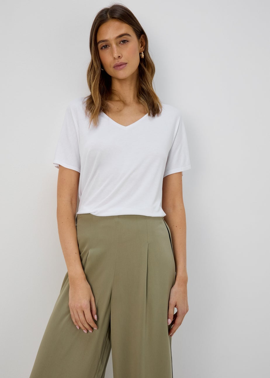 Et Vous White Classic V Neck T-Shirt