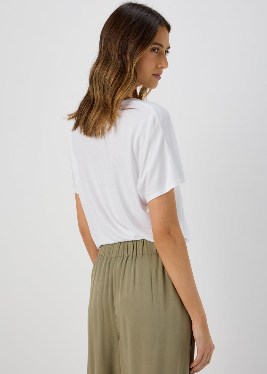 Et Vous White Classic V Neck T-Shirt