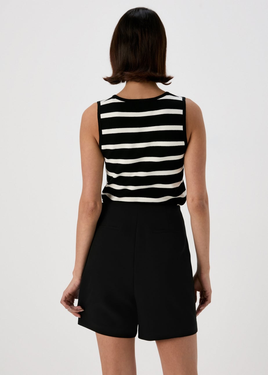 Et Vous Black Button Shorts