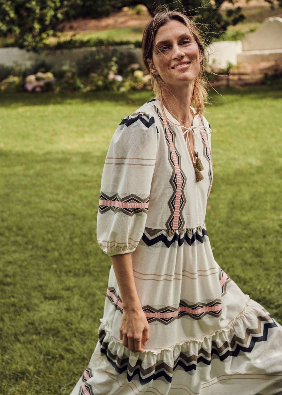 Cream Zig Zag Design Jacquard Midi Dress