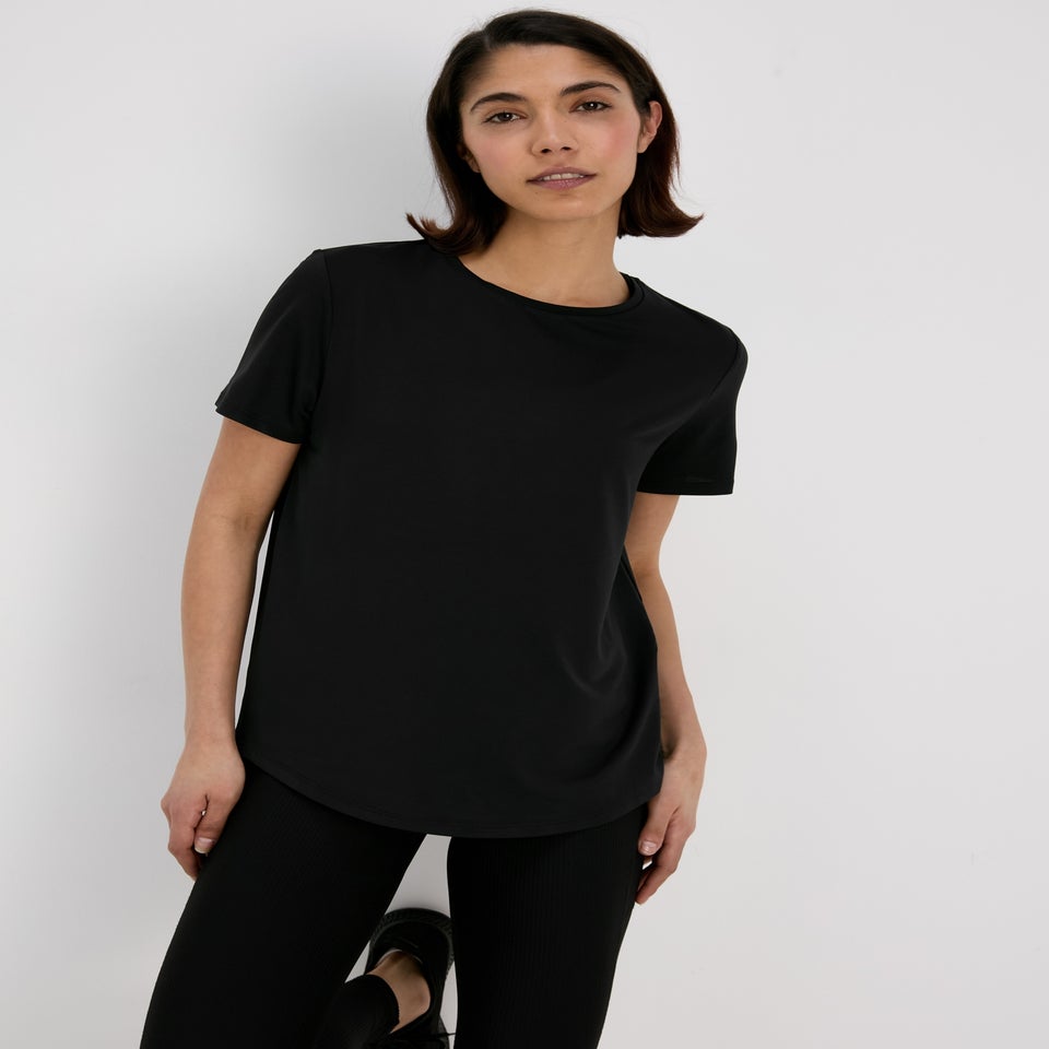 Souluxe Black T-Shirt