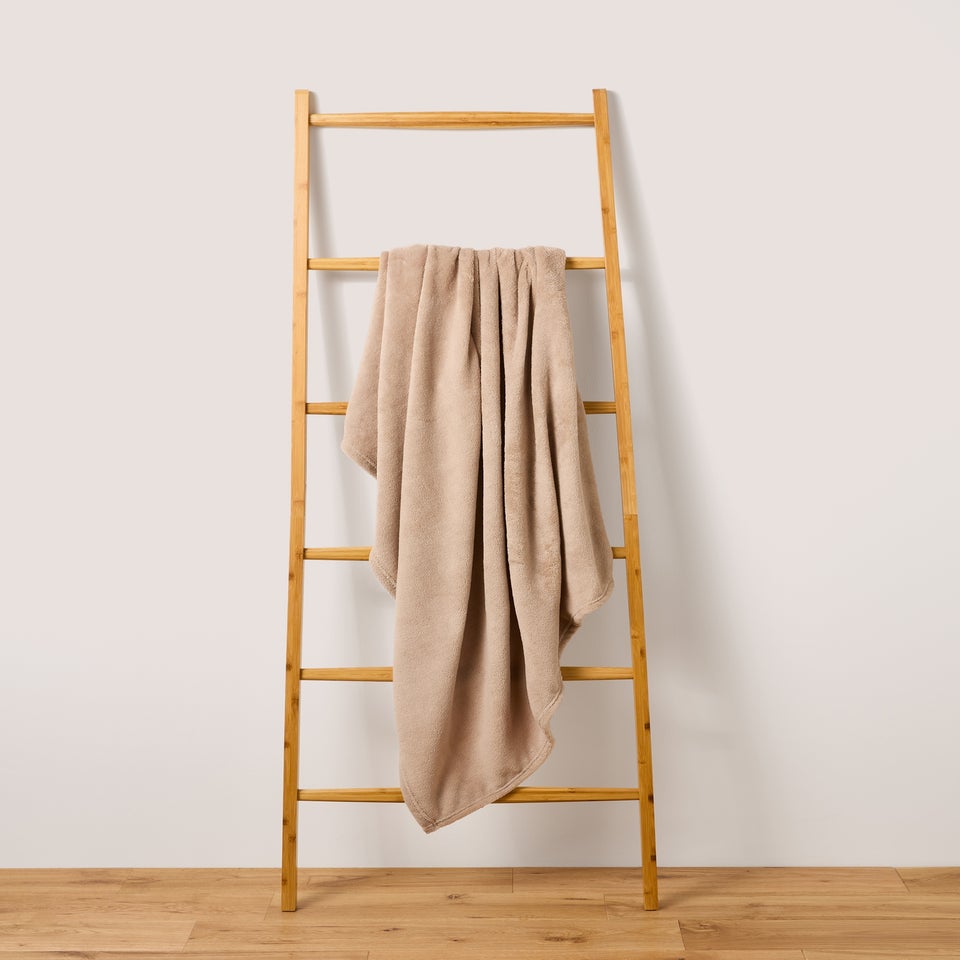 Beige Plain Throw (130cm x 150cm)