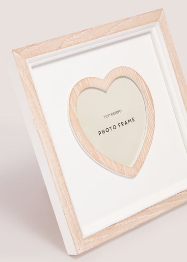 Beige & White Cottage Heart Photo Frame
(16cm x 16cm 3cm)