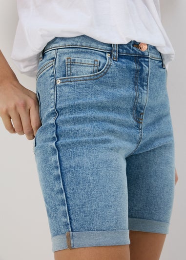 Papaya Petite Mid Wash Shorts