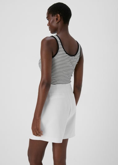 Et Vous White Button Shorts