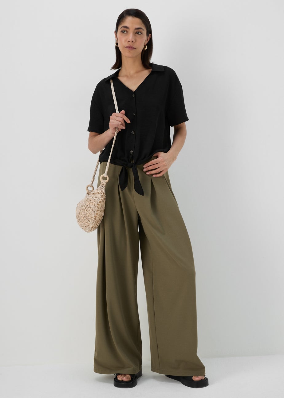 Black Solid Tie Front Airflow Shirt