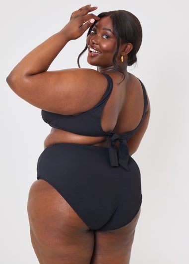 In the Style Jac Jossa Black Trim Bkini Top