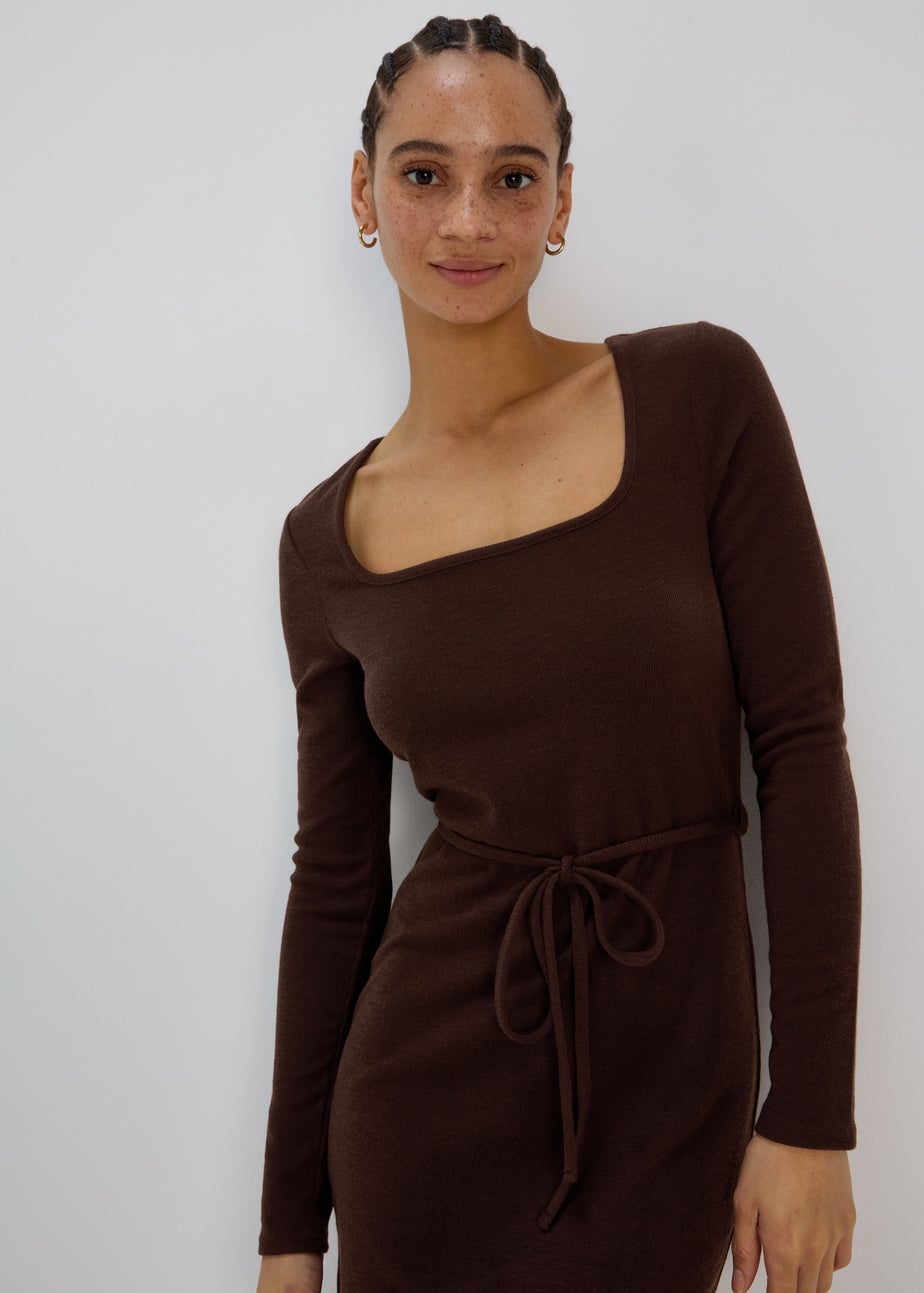 Brown Square Neck Skinny Belt Dress