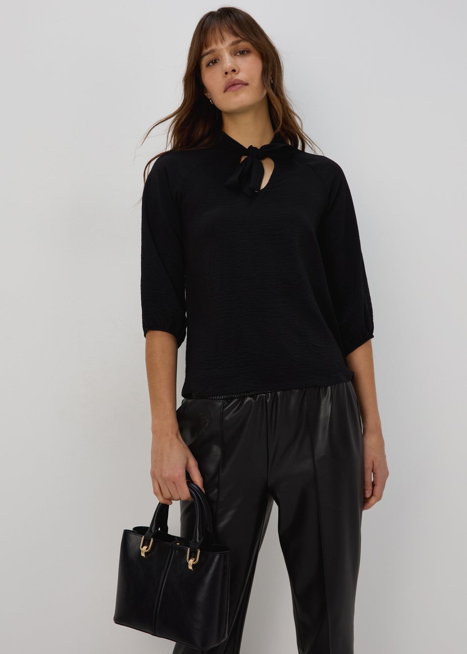 Black Pussybow Blouse