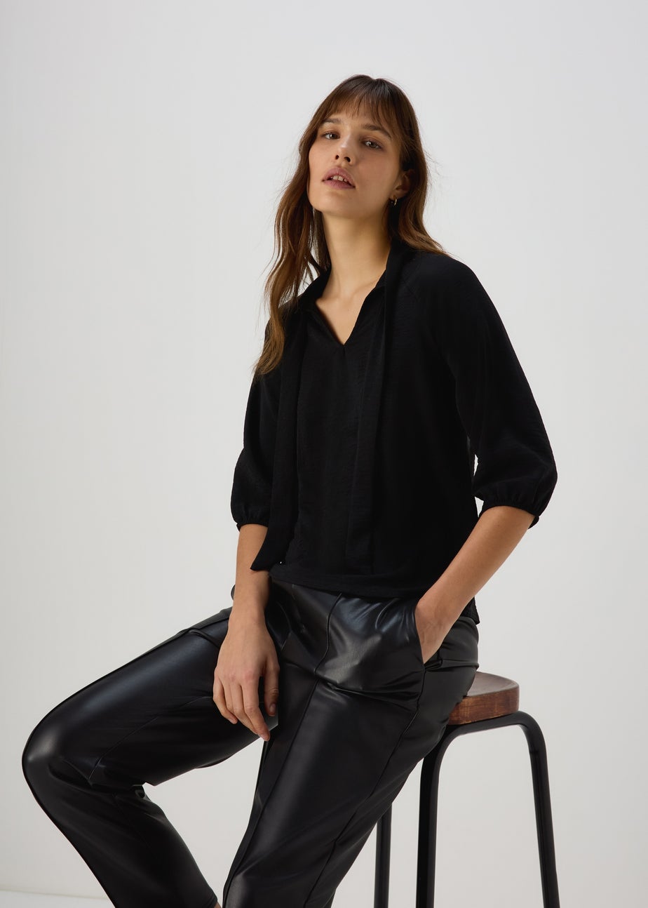 Black Pussybow Blouse