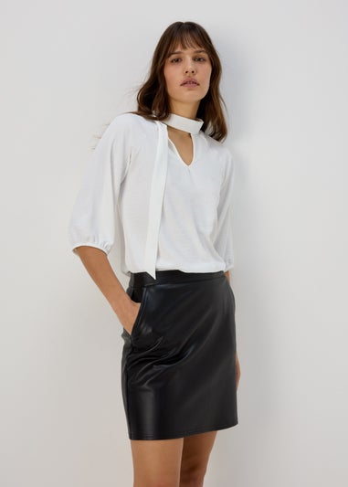 Ivory Pussybow Blouse