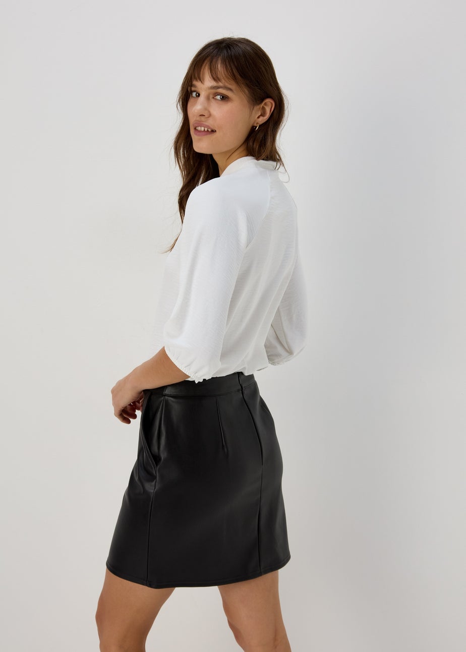 Ivory Pussybow Blouse