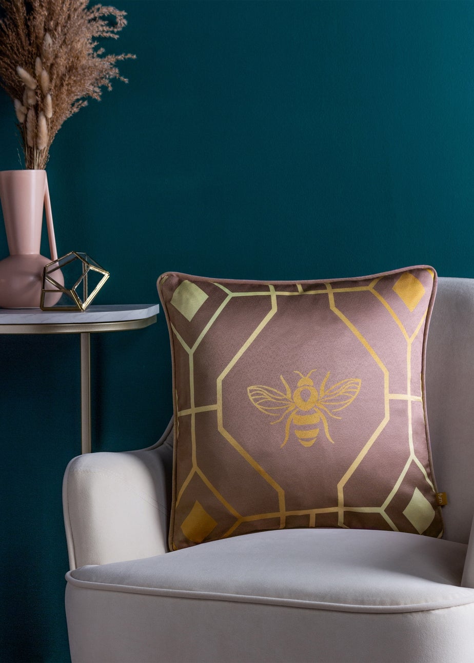 furn. Bee Deco Geometric Filled Cushion (43cm x 43cm x 8cm)