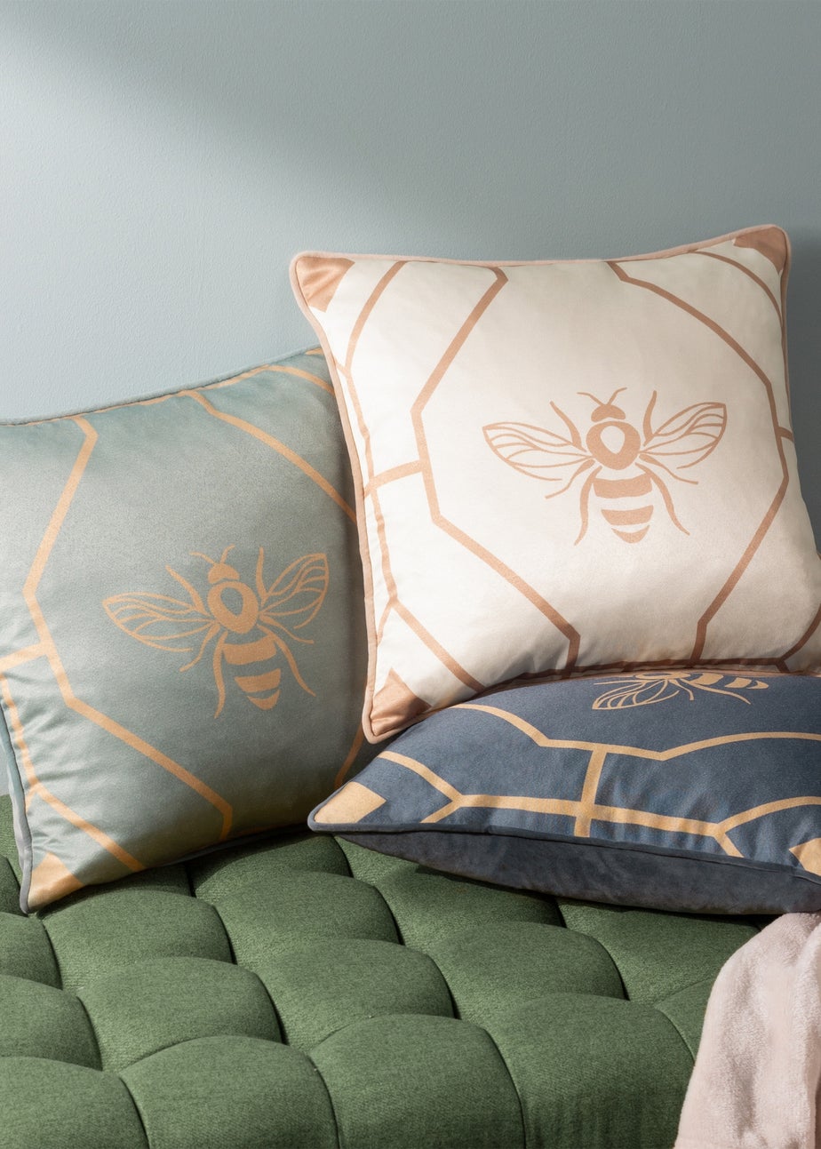 furn. Bee Deco Geometric Filled Cushion (43cm x 43cm x 8cm)