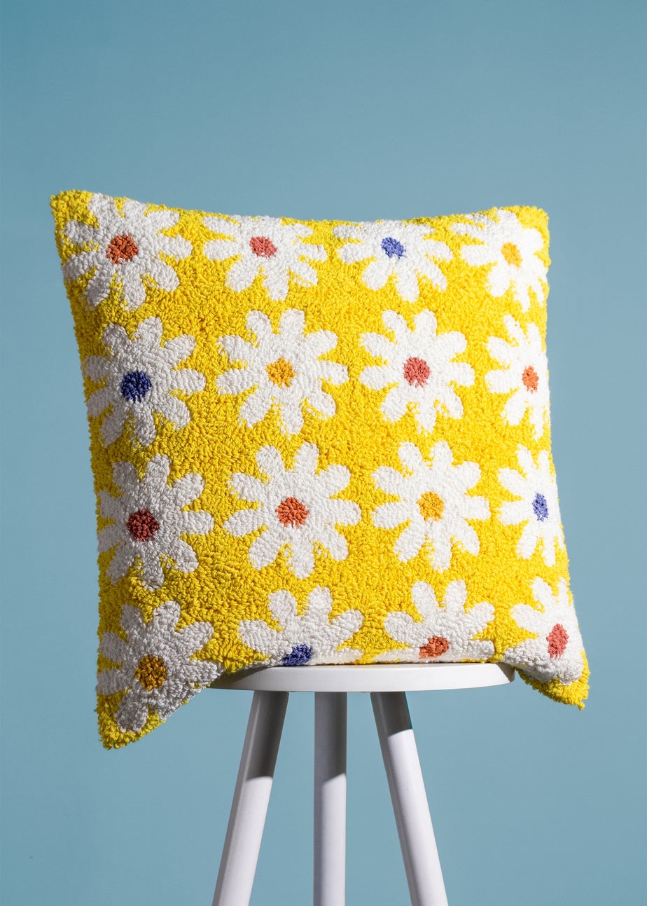 Heya Home Daisy Knitted Filled Cushion (45cm x 45cm x 8cm)