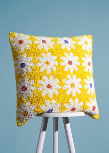 Heya Home Daisy Knitted Filled Cushion (45cm x 45cm x 8cm)