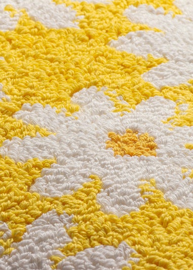 Heya Home Daisy Knitted Filled Cushion (45cm x 45cm x 8cm)