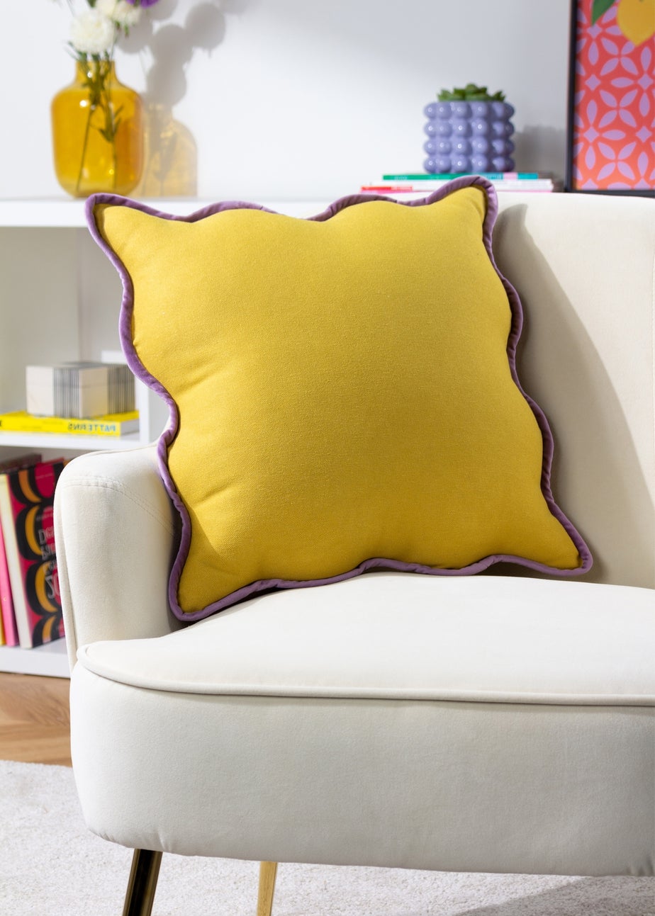 Heya Home Wiggle Velvet Piped Ready Filled Cushion (45cm x 45cm x 8cm) Yellow/Lilac