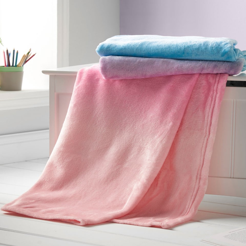 Catherine Lansfield Mermaid Ombre Cosy Fleece 130x170cm Blanket Throw Pink